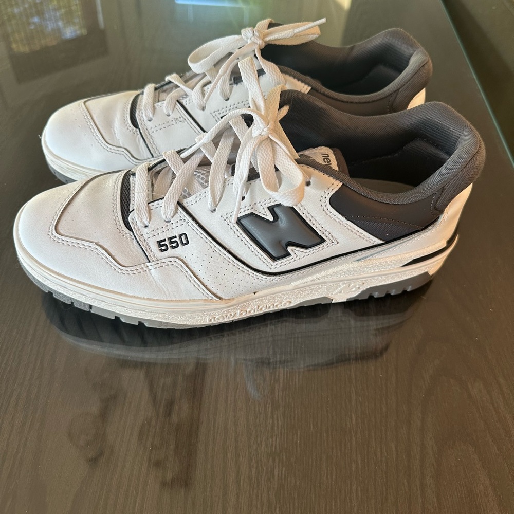 New Balance 550 Tennis shoes